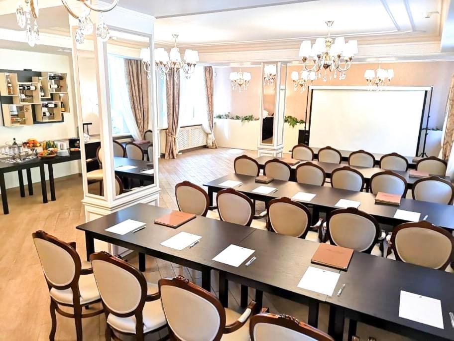 Honour And Grace Hotel 야히모프 외부 사진