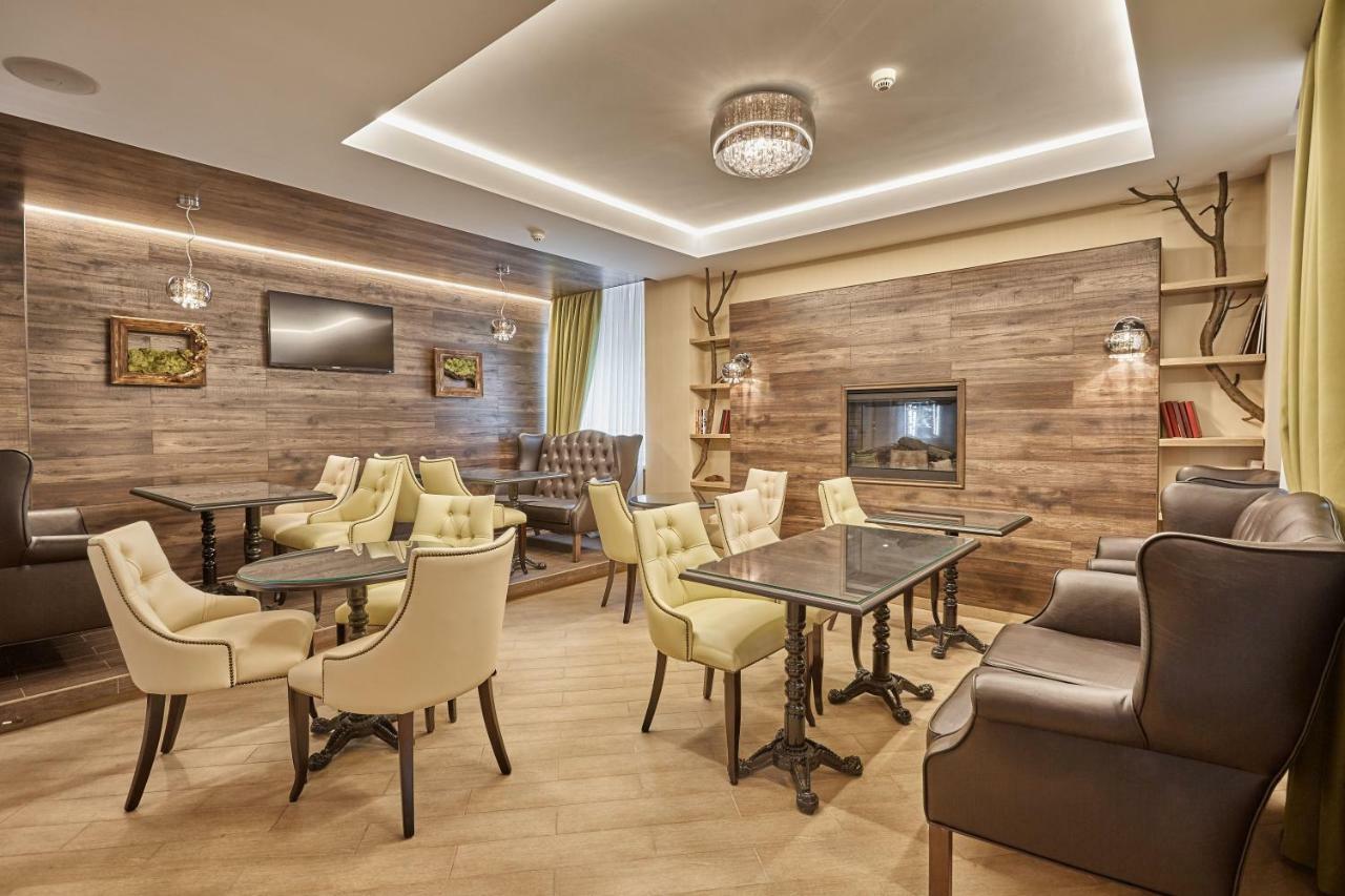 Honour And Grace Hotel 야히모프 외부 사진