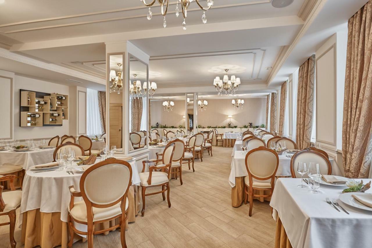 Honour And Grace Hotel 야히모프 외부 사진