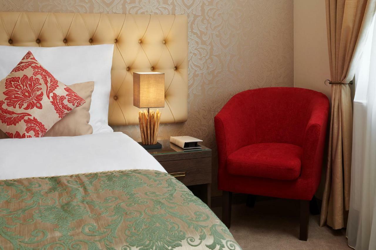 Honour And Grace Hotel 야히모프 외부 사진