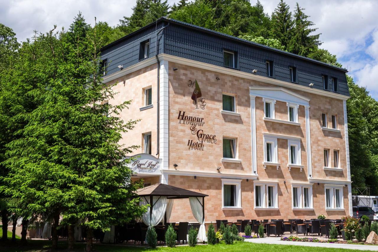 Honour And Grace Hotel 야히모프 외부 사진